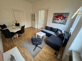 Ferienwohnung ''Ana'' in Stadtfeld Ost, nahe dem Bahnhof mit kostenlosem Parkplatz vor der Tür